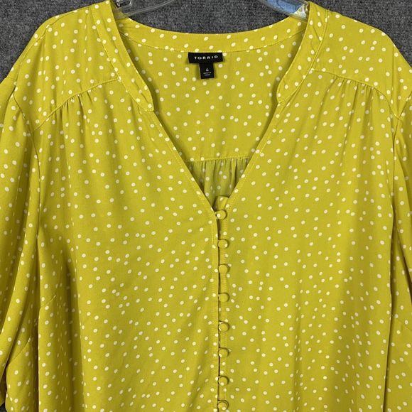 Torrid 4 Button Up Blouse Chartreuse Yellow W/ Polka Dots Covered Buttons 3/4 Sl - Picture 2 of 13